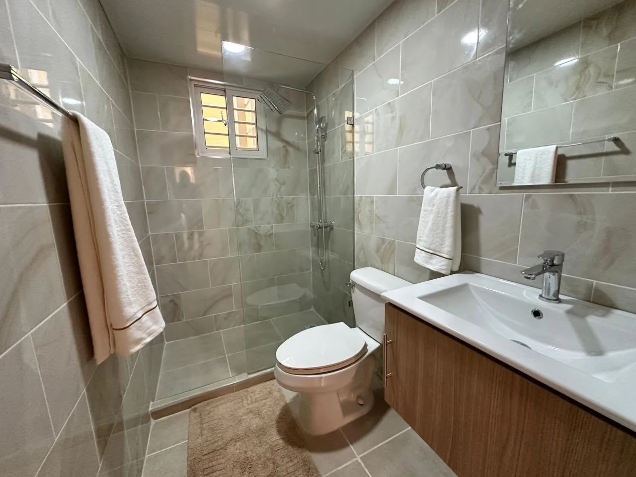 Apartamento en Venta en Autopista San Isidro, Santo Domingo Este — 3 Hab con Terraza — foto 5