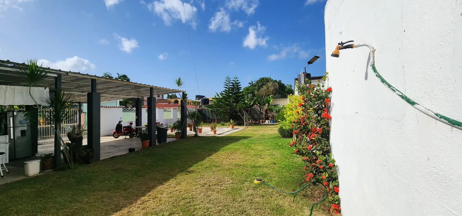Casa en Venta en Boca Chica — 3 Habitaciones con Gran Patio