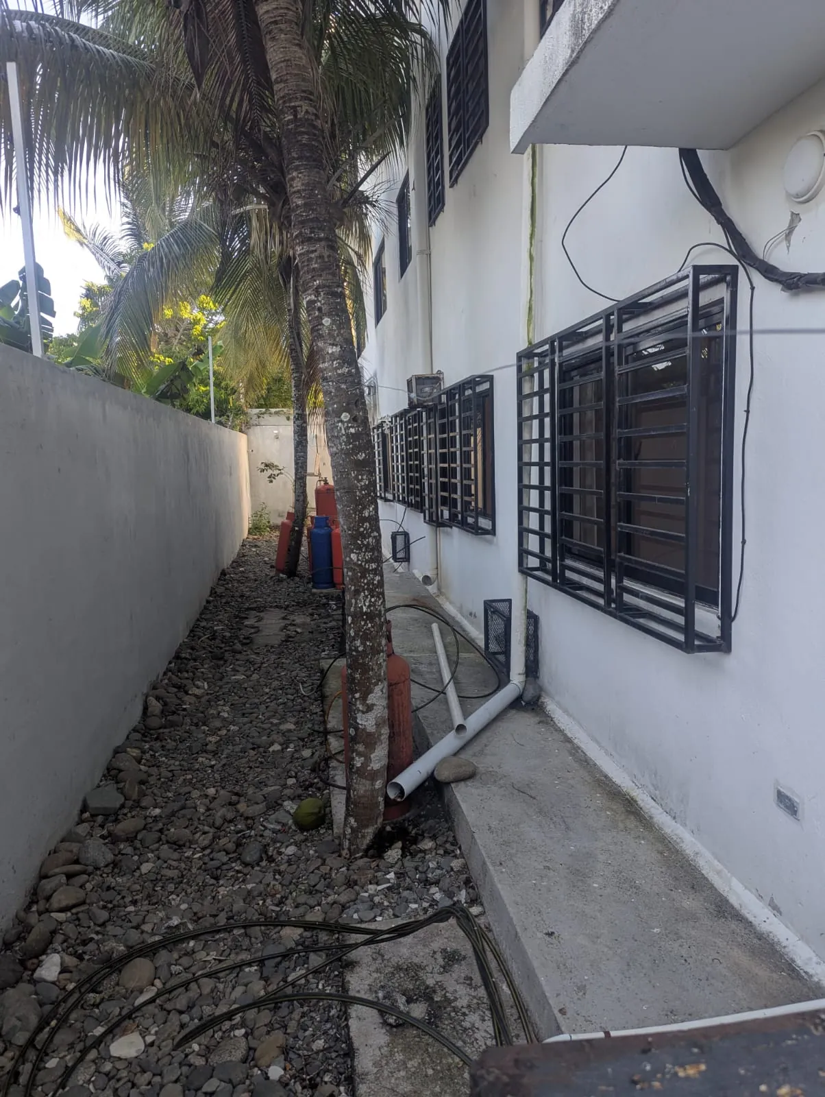 Apartamento en Venta en La Ureña, Santo Domingo Este — 3 Hab en 1er Nivel — foto 8