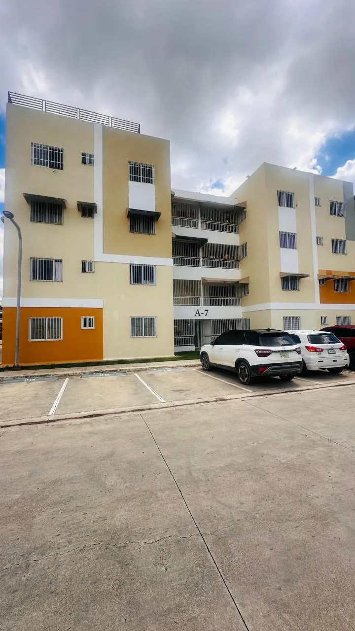 Apartamento en Venta en la Av. Ecológica — 3 Hab con Terraza Privada