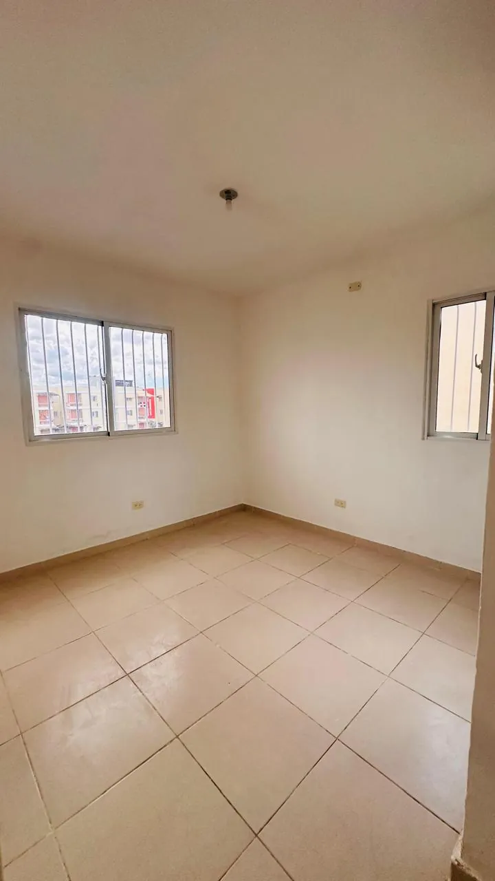 Apartamento en Venta en la Av. Ecológica — 3 Hab con Terraza Privada — foto 11