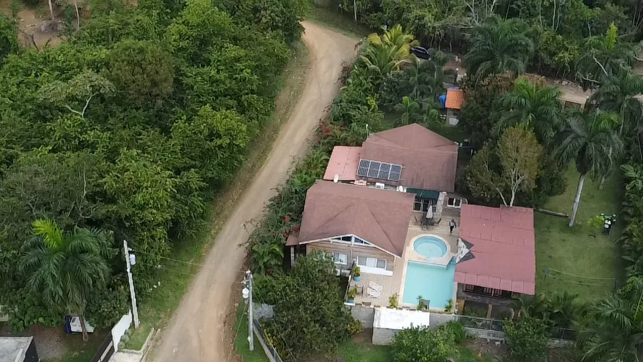 Villa en Venta en Autopista Duarte Km 22 — 4 Hab, Amueblada, Proyecto Cerrado — foto 2