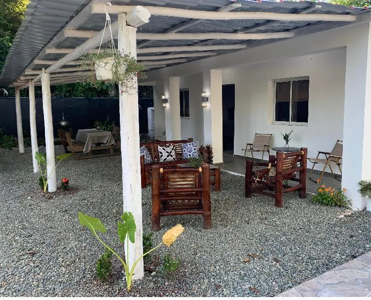 Villa en Venta cerca de Bayaguana — 4 Hab, Amueblada, Doble Piscina — foto 11