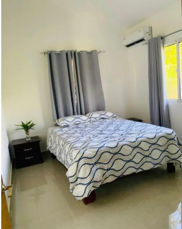 Villa en Venta cerca de Bayaguana — 4 Hab, Amueblada, Doble Piscina — foto 8