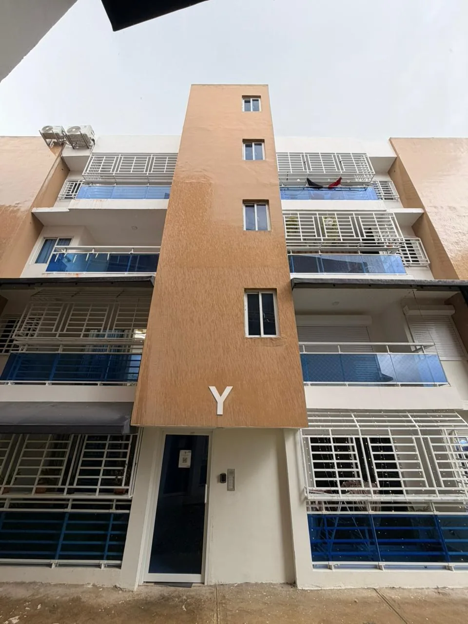 Apartamento Amueblado en Venta en Autopista San Isidro — 3 Hab, Villa Oriental